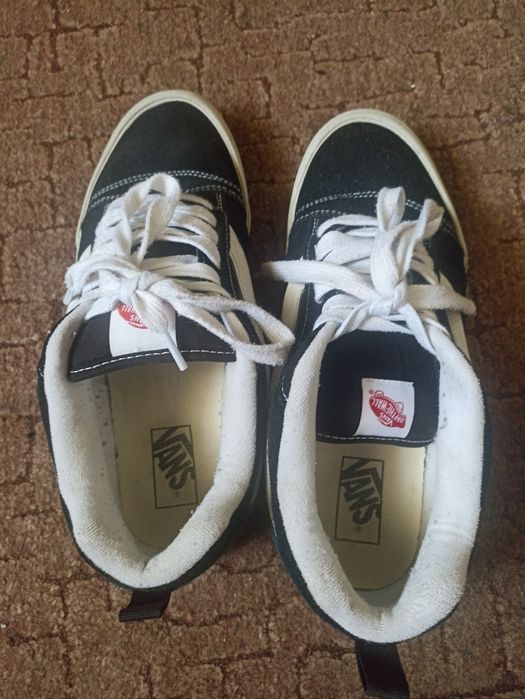 Кеди Vans.            .