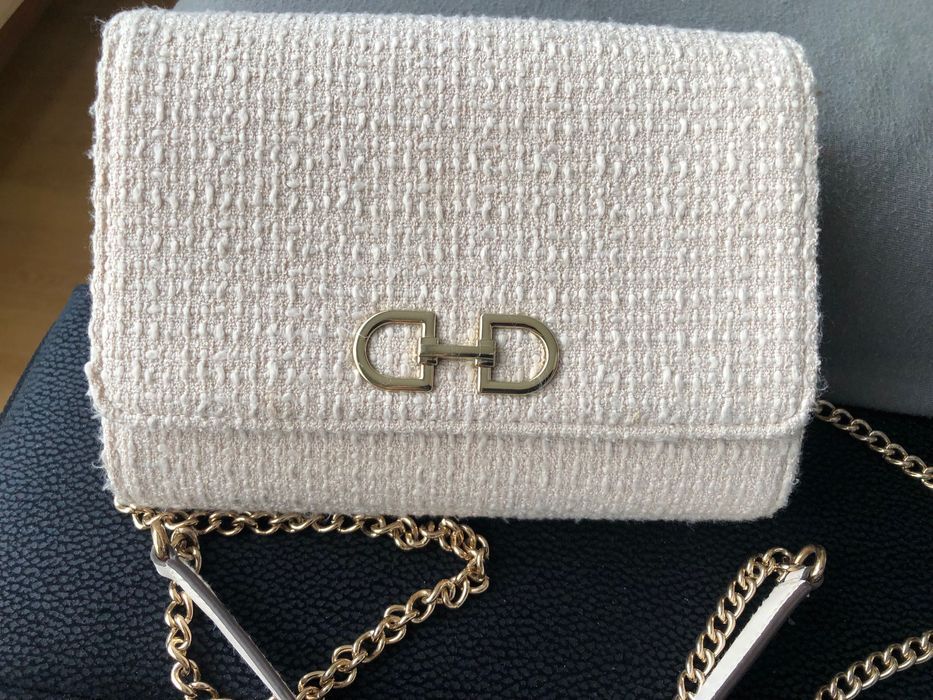 Kopertówka bezowa z łańcuszkiem