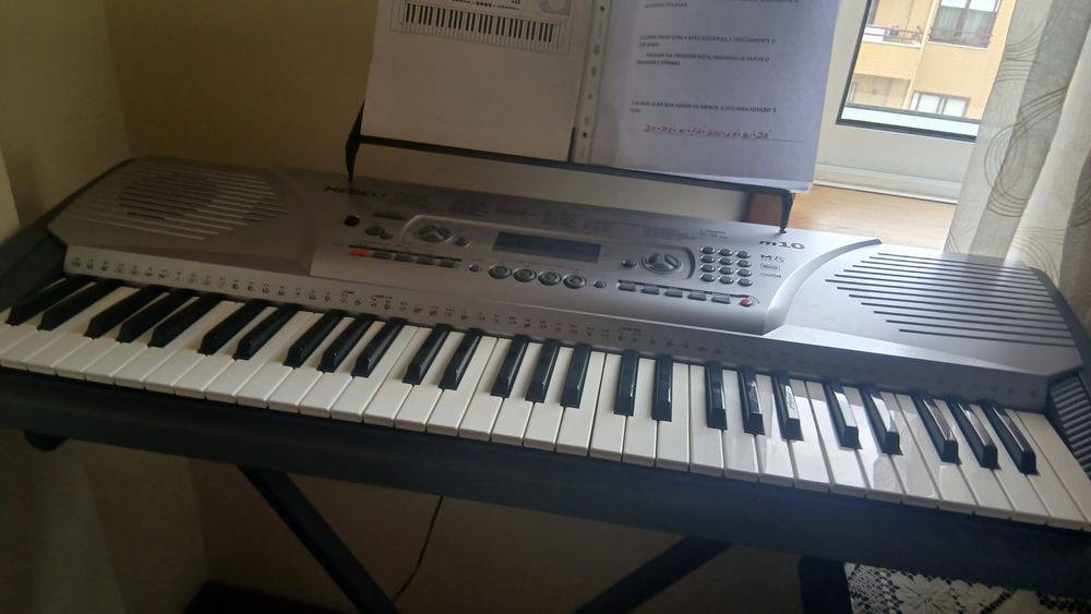 Piano excelente nunca usado
