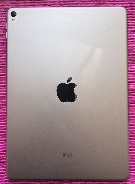 iPad Pro 9.7' дюймів