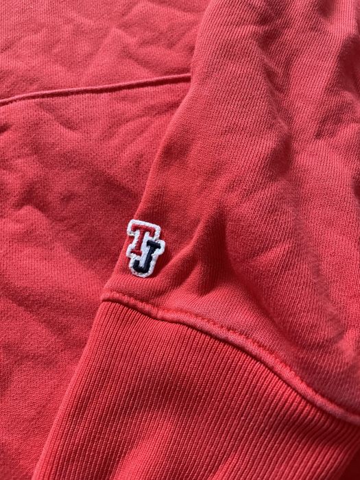 Tommy Hilfiger s