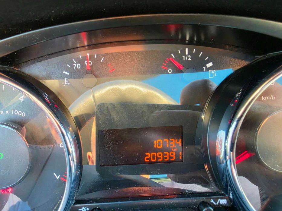 Samochód Peugeot 5008
