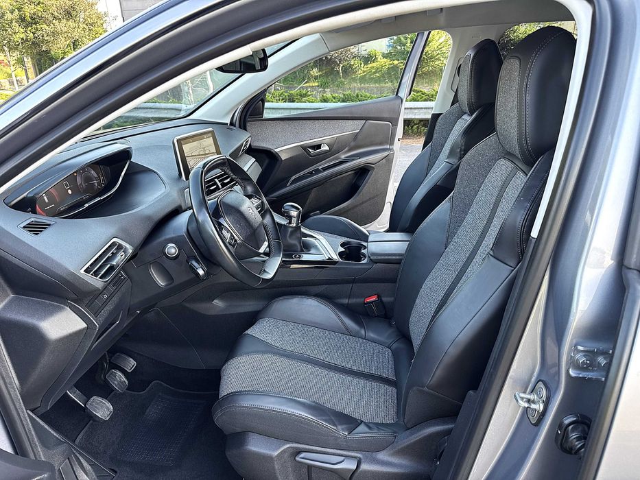Peugeot 3008 1.5 BlueHdi Allure Pack J19 Full Extras