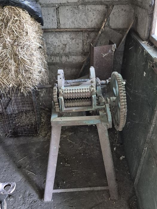 zabytkowa sieczkarnia 1920