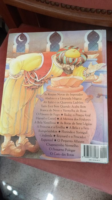 Livro de contos infantis.