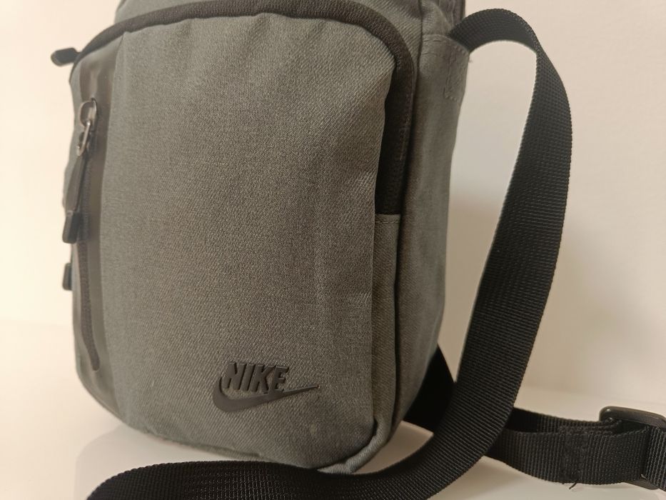 Oryginalna Saszetka Nike Tech / Torebka na ramię – Szara – Stan BDB