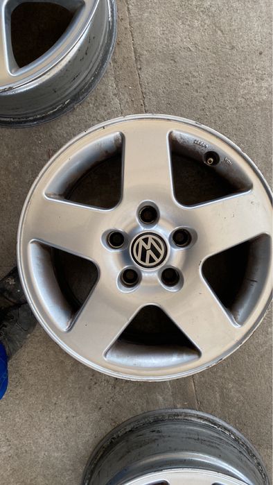 Диски литі R15 5/112 et38