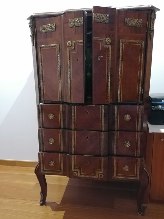 Móvel Bar Luís XV Pau-Santo e outras | Entalhadas | Excelente estado