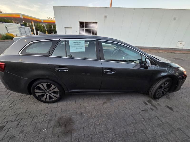Toyota Avensis t 27