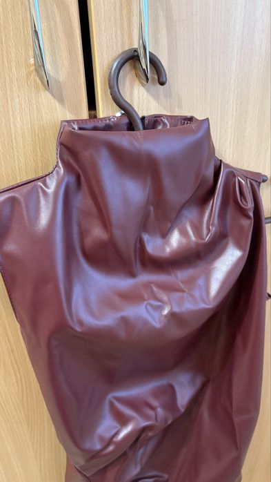 Бордовий топ з еко шкіри