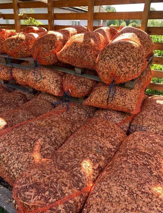 Zrębki pod tuje - rabaty