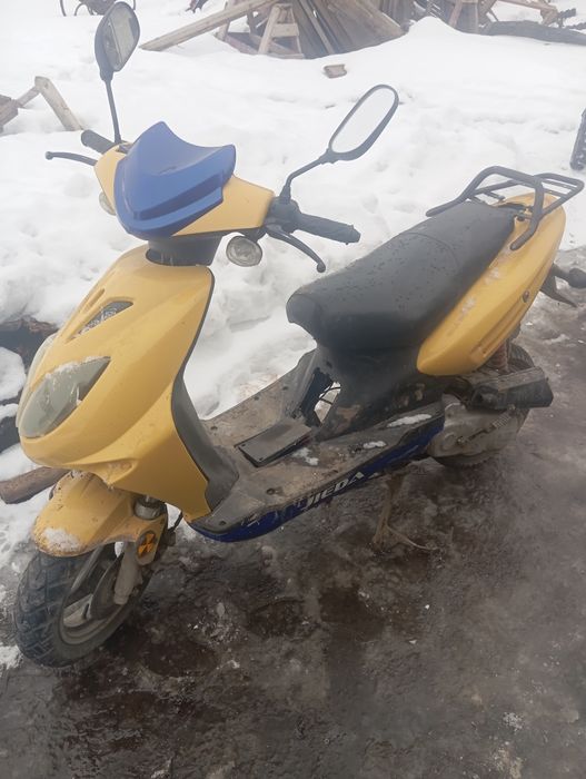Продам скутер 80 кубів з документами можливий торг