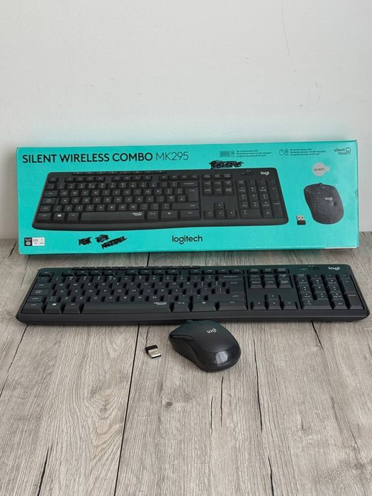 Комплект (клавіатура, миша) Logitech MK295 Wireless Combo Black NL