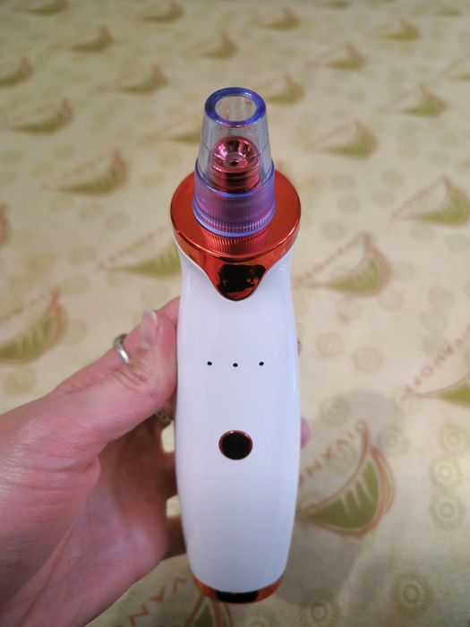 Аппарат для вакуумной очистки кожи лица