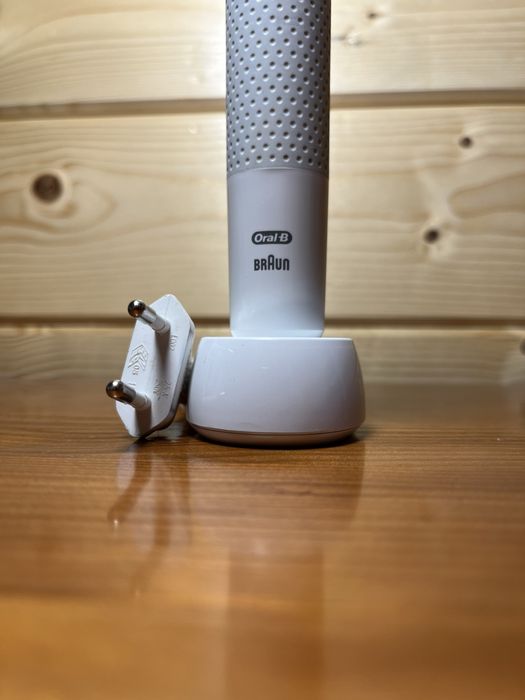 Escova de dentes elétrica Oral B