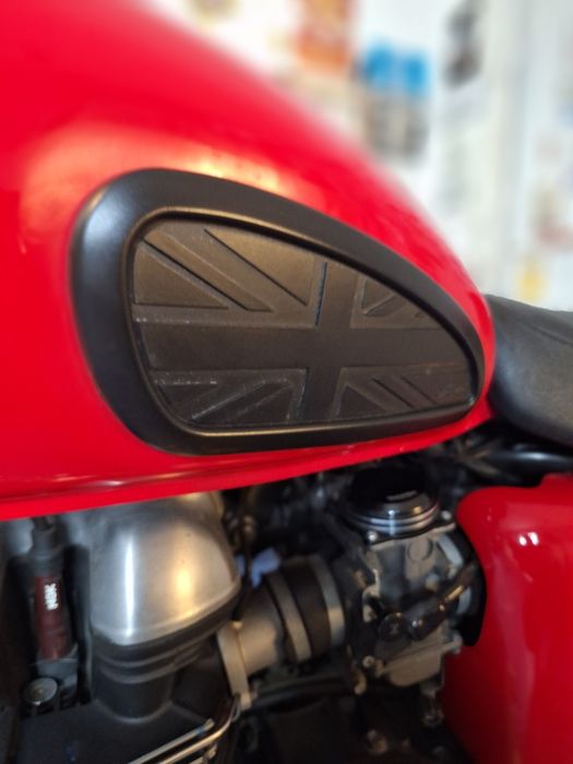 Triumph Thruxton  900