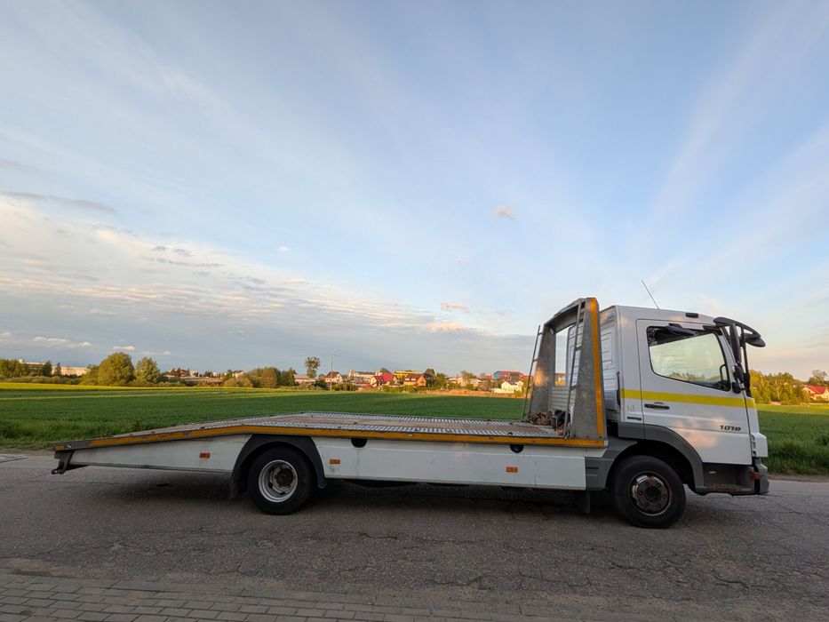 Mercedes Atego 1018 laweta najazd pomoc drogowa, automat ładowność 5 T