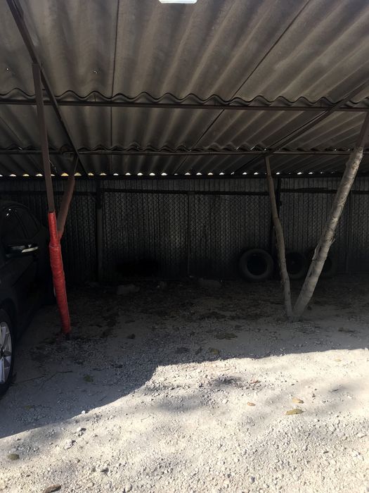 Автостоянка крита