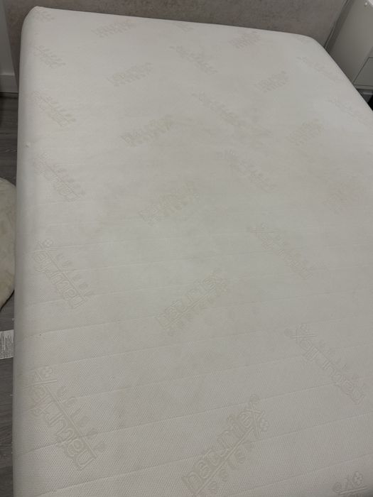 Colchão 190x150 com comandos de massagem