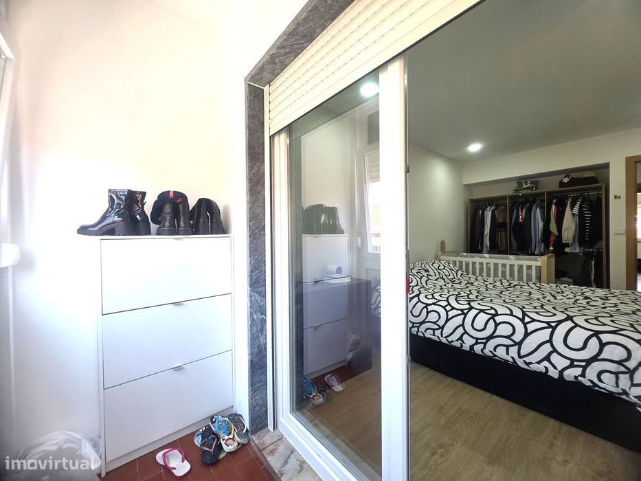 Fantástico Apartamento T2 no Centro da Amadora