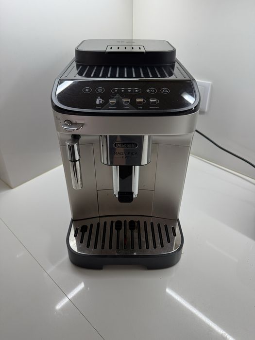 Maquina Cafe Delonghi Magnifica EVO