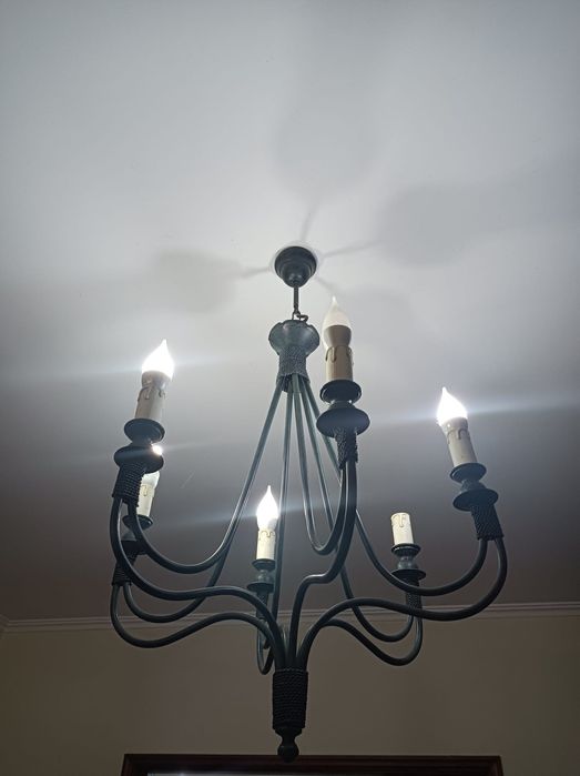 2 candeeiros de sala e um aplique de parede