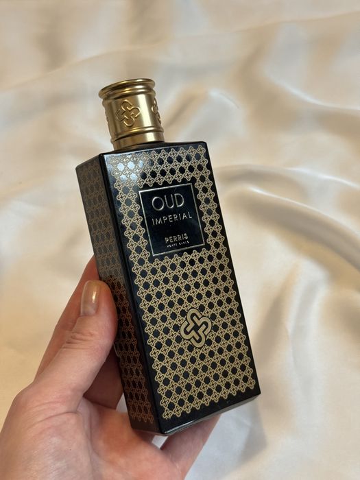 Oryginalny flakon po perfumach Perris Monte Carlo Oud Royale