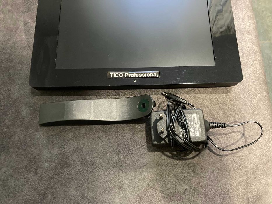 Цифрова фоторамка 11,8" Noname brand. Добрий стан. OLX-доставка