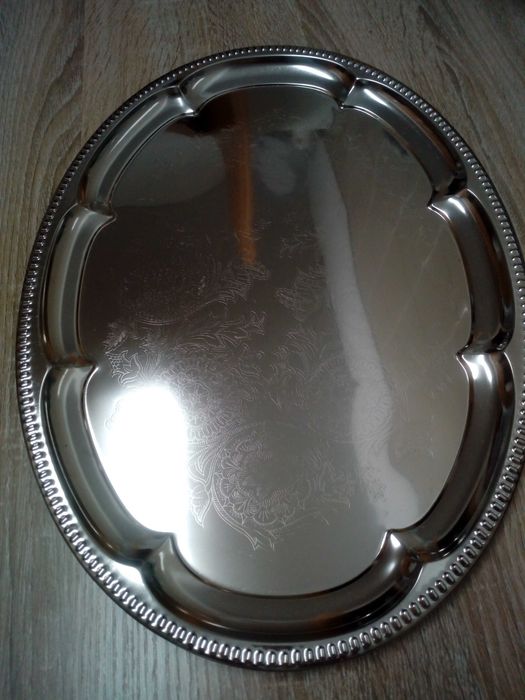 Peças em Inox: Travessas; cafeteira; açucareiro; molheira; etc...