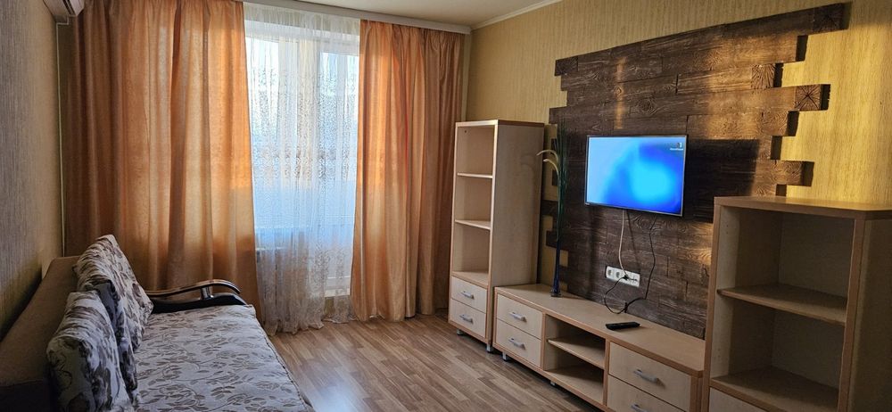 ПОЧАСОВО  1й дом  метро Студенческая Салтовка