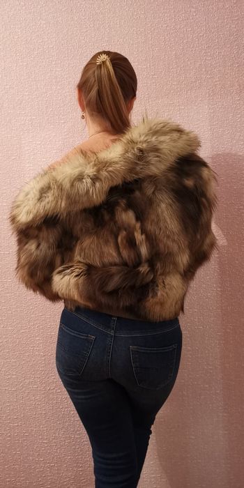 Очень красивая стильная натуральная шубка