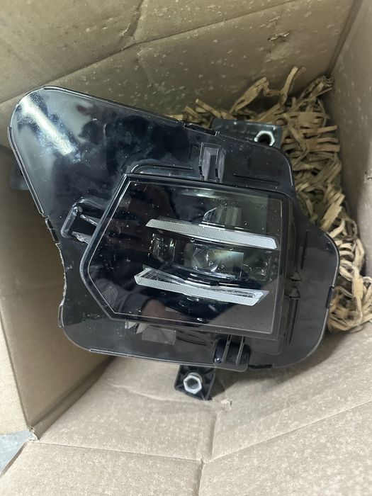 Farol MG Marvel R