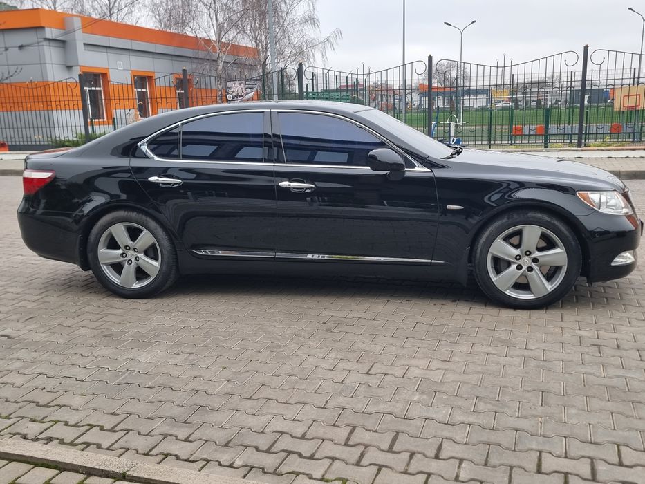 Срочно Продам  Lexus LS 460.