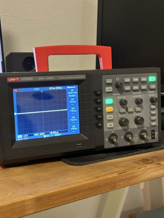 Osciloscópio Digital UNI-T UTD2062C