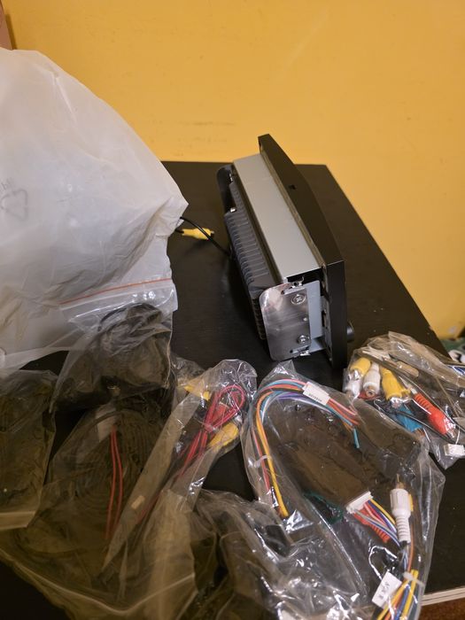 Radio magnetofon samochodowy