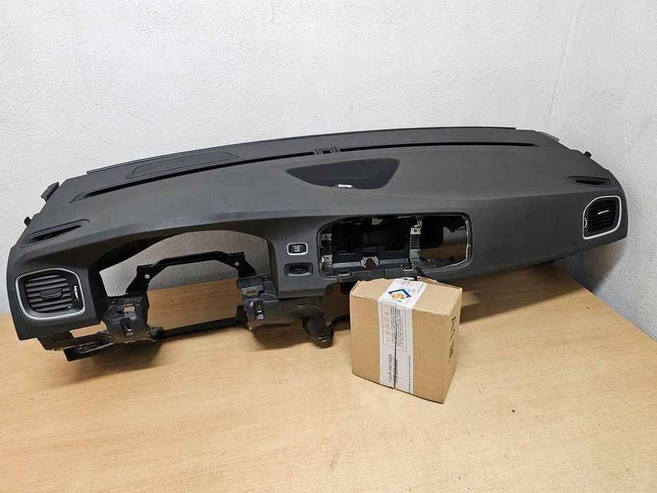 deska rozdzielcza konsola volvo s60 v60 2010-2017 radar premium sound