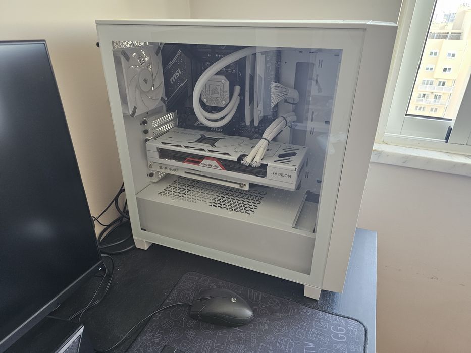 PC Gaming Completo White AM5 / RX 7800 XT 16GB / Monitor QHD 27"