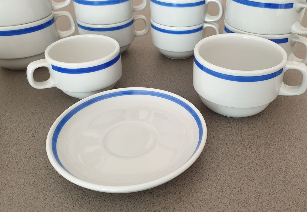 Lote 24 chávenas + 6 pratos S.P. Coimbra