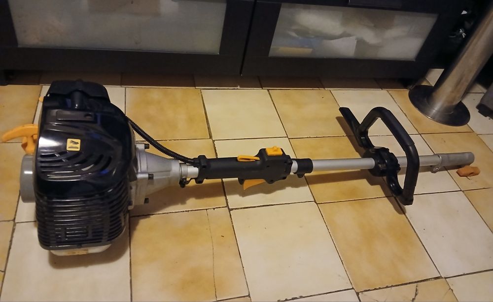 Roçadora titan praticamente nova