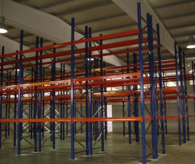 Estanteria carga pesada ou carga média para caixas ou paletes armazem