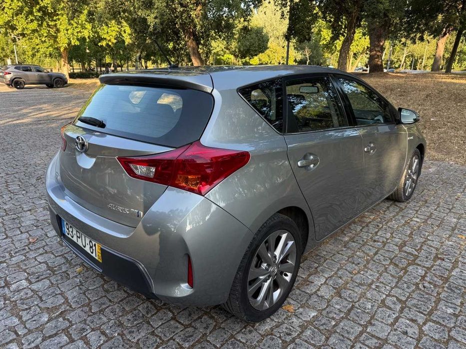 Toyota Auris hybrid 1.8