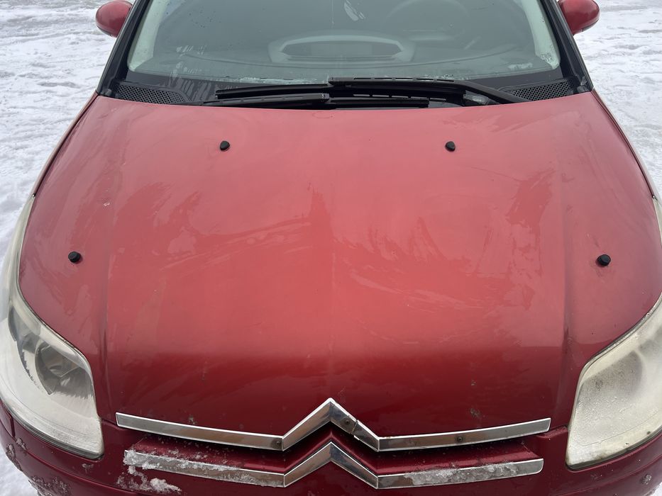 Продам власний автомобіль.