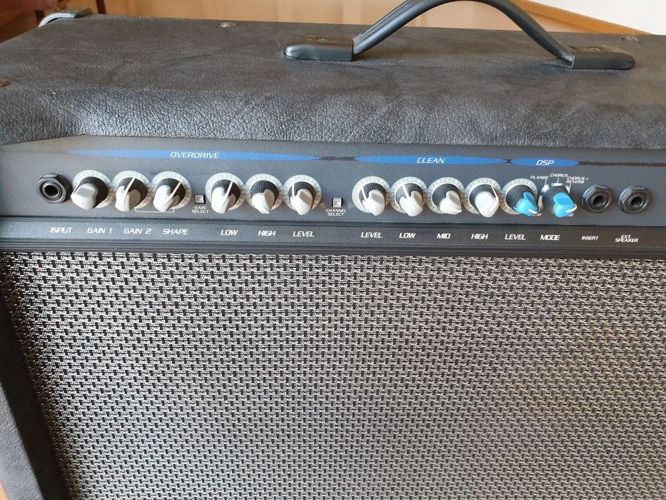 Amplificador Crate GFX-212 DSP64284881471106121