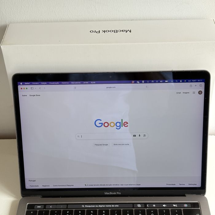 MacBook Pro 13', 2018, with Touch Bar, 4 Thunderbolt Ports, 250 GB, 8 GB RAM64751786597890124