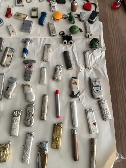 84 isqueiros para colecionadores  muito  antigos