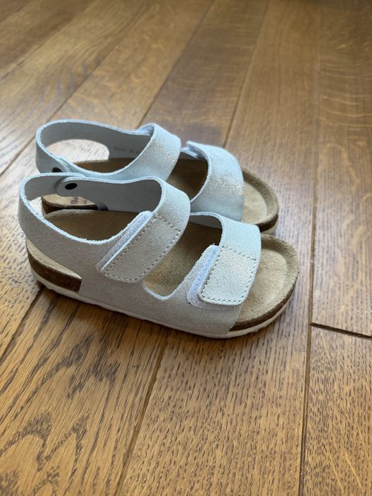 Сандалі, босоніжки шкіряні  Bata 28розмір нові