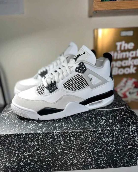 Jordan 4 retro Military black R.42
