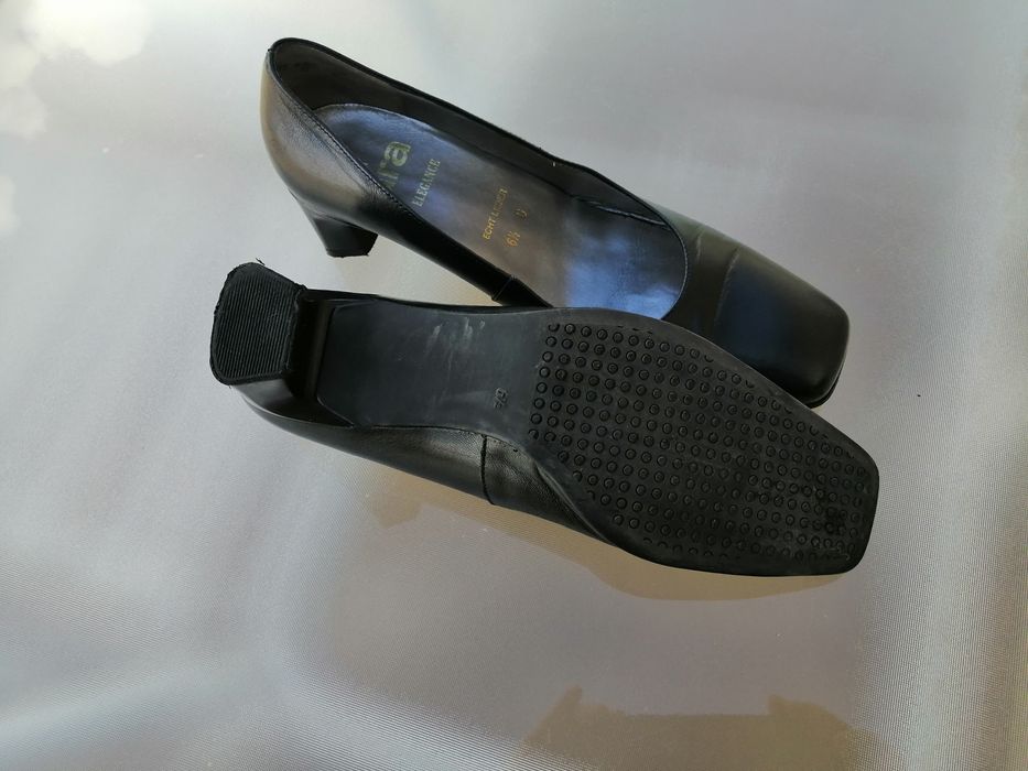 Sapatos de traje académico
