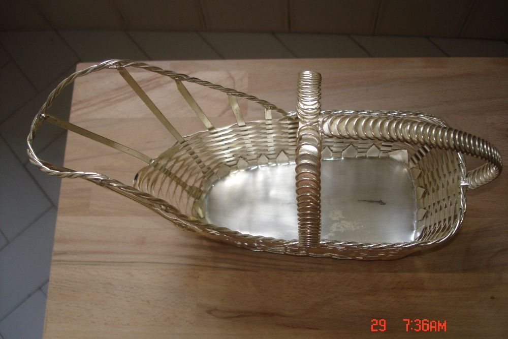 Cesto entrançado fino para garrafa