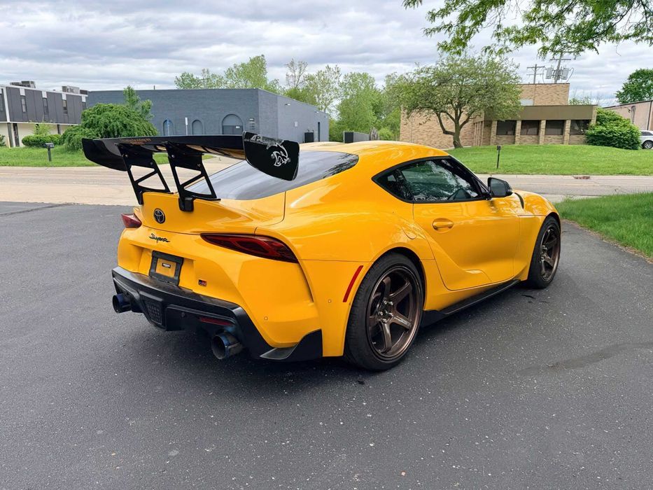 Toyota Supra Premium      2022
